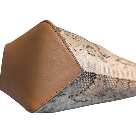 Anne Klein Snakeskin Pattern Tote Bag Matching Attached Keytag ID Tag Tan Straps - Picture 10 of 14